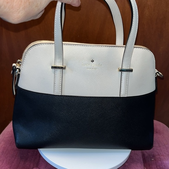Kate Spade   Dome top Satchel   Color block beige/black  Crossbody  Cedar Street - Picture 3 of 16